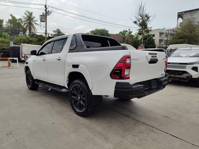 2023 TOYOTA Hilux DOUBLE CAB 2.8 4WD AT White