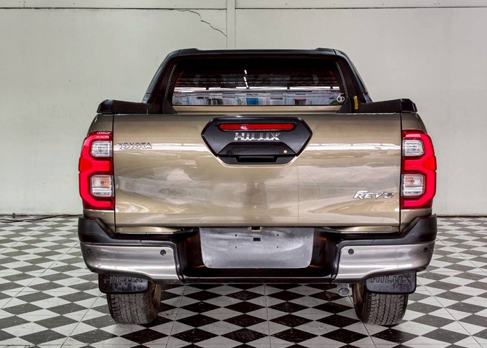 2023 TOYOTA Hilux SMART CAB 2.8 4WD AT Bronze