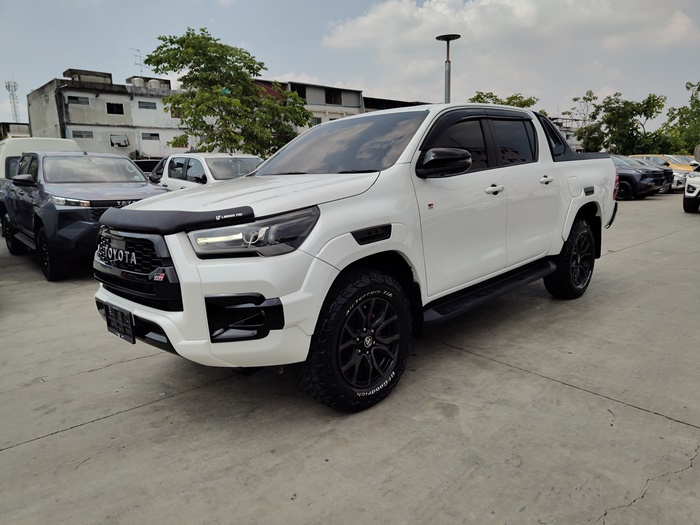 2023 TOYOTA Hilux DOUBLE CAB 2.8 4WD AT White