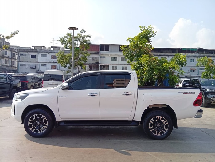 2025 TOYOTA Hilux DOUBLE CAB 2.4 2WD AT White
