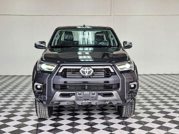 2024 TOYOTA Hilux DOUBLE CAB 2.8