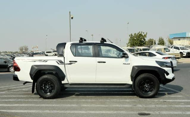 TOYOTA HILUX DOUBLE CABIN